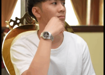 G2810002 ให้เพื่อนเก่าเช็ครองเท้า เพราะเพื่อนเป็นเด็กเสริฟ ! part2