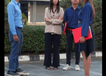 G2810018 เอากรรไกsตัดกางเกงเพื่อนรวมงานทำไม ! part2