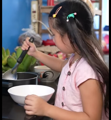 G3010022 แม่คะ ขอสองร้อยได้ไหมค่ะ วันนี้เป็นวันเกิดยาย part2