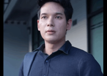 G1211011 ผัวโกหกว่าทำงาน แต่มานั่งเล่นหมากฮอสกับเพื่อนอยู่ที่สวนสาธารณะ part2