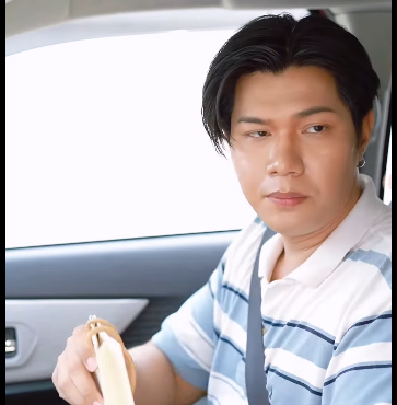 G1609020 อยู่บ้านหลังเดียวกันแท้ๆ แต่ก็ทำเหมือนเป็นคนแปลกหน้า part2