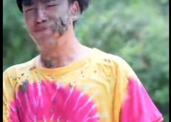 G1112007 แอบปาโคลนใส คนอ นเพ อนขายน ำล างออกในราคาแพง part2