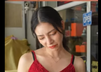 G1112022 พนักงานขายรองเท้าไม่สนใจลูกค้าที่มาซื้อสินค้า part2